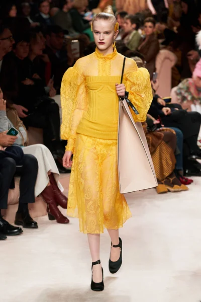 Look 46